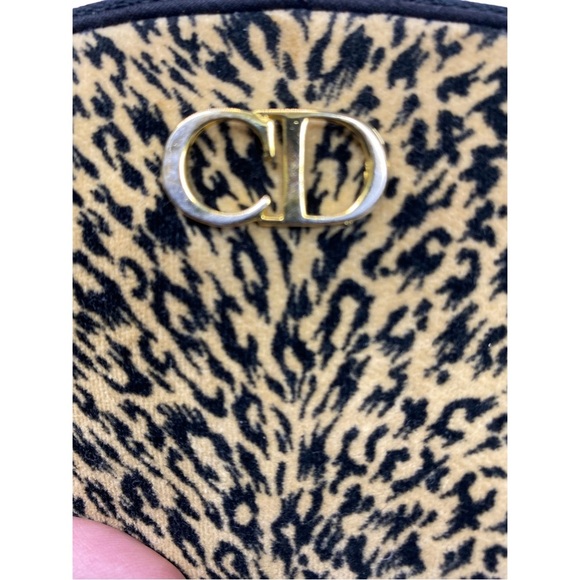 Christain Dior animal print small makeup case - Picture 3 of 9